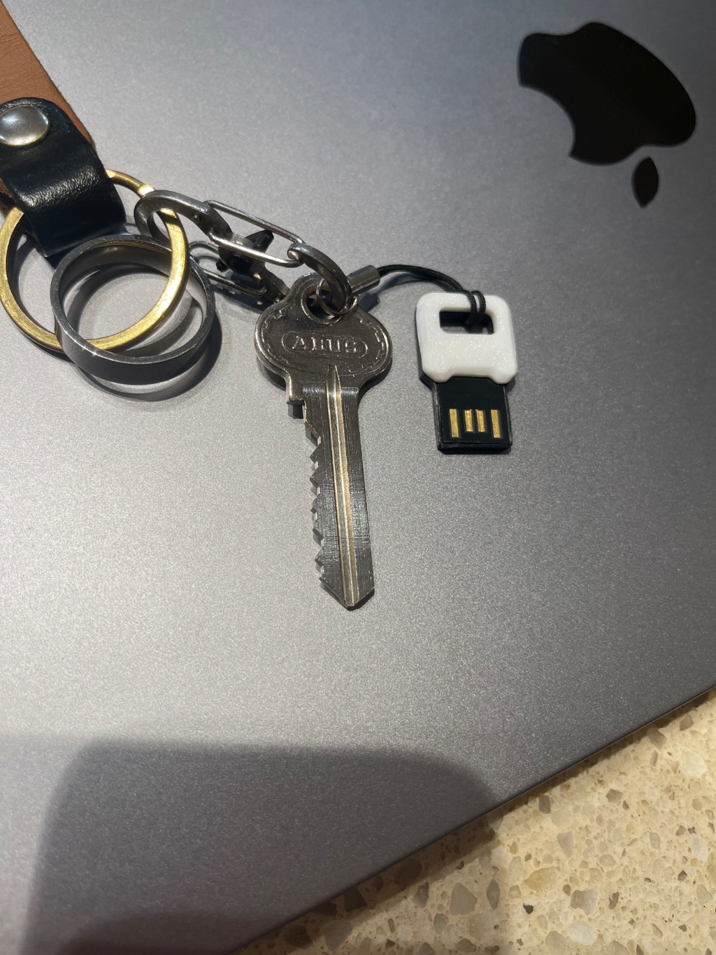 Simple Sandisk USB Replacement Case