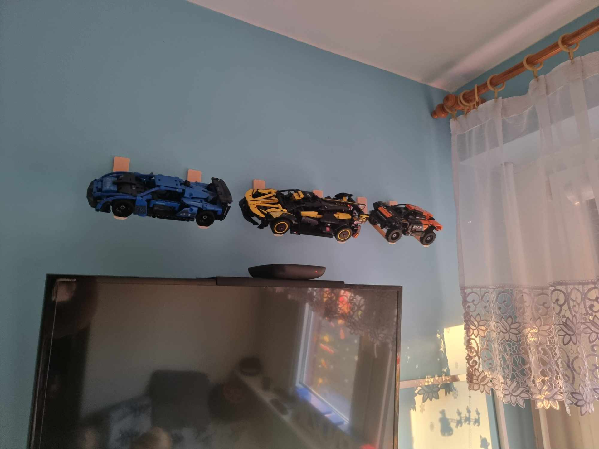 BRICKS LEGOS CAR WALL MOUNT