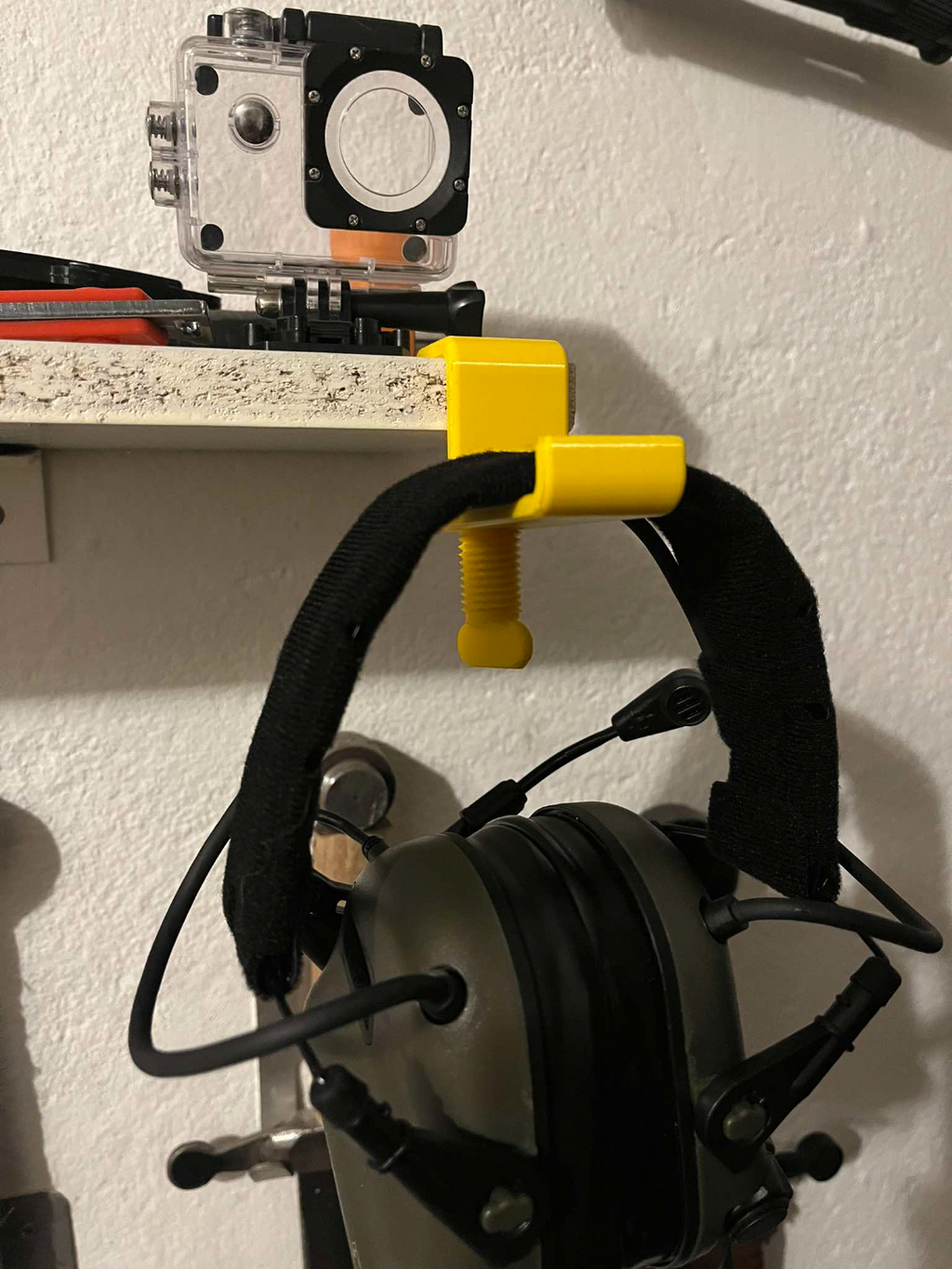 Headphone holder, stand ideal for M32