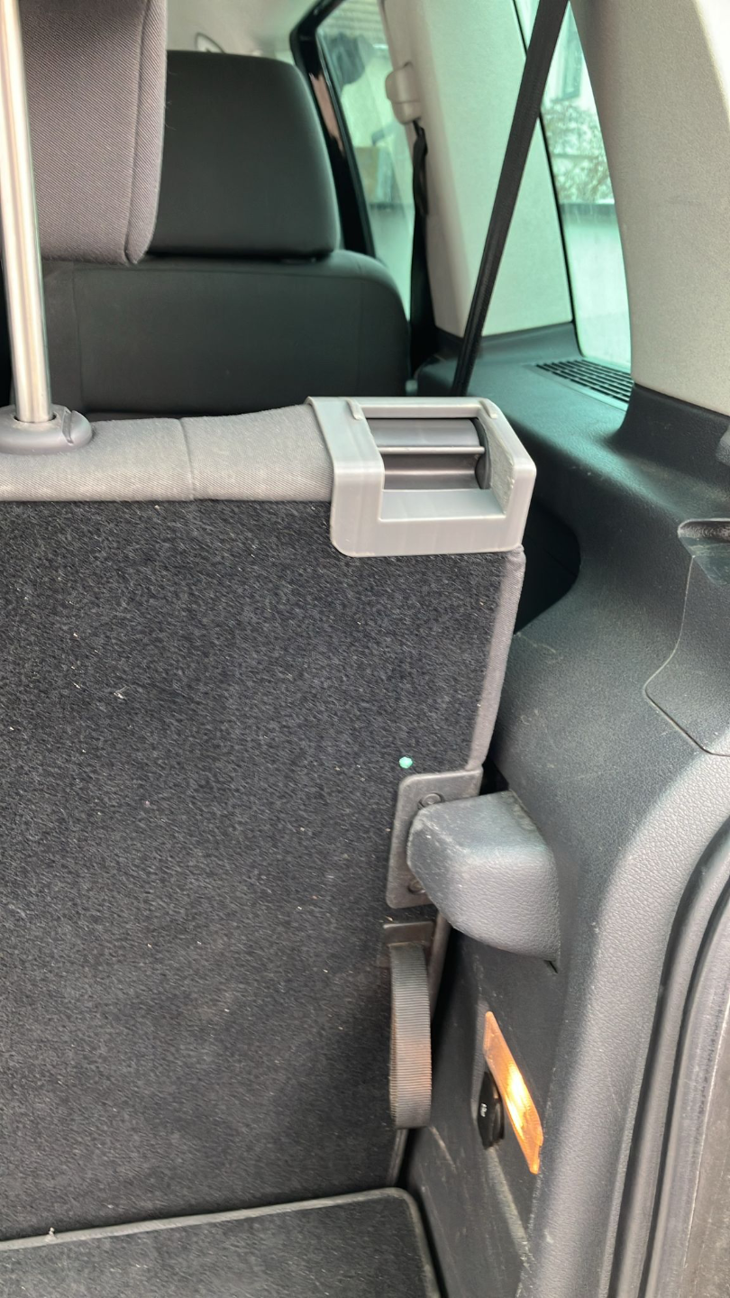 VW Touran Abdeckung 3. Sitzreihe Verriegelung