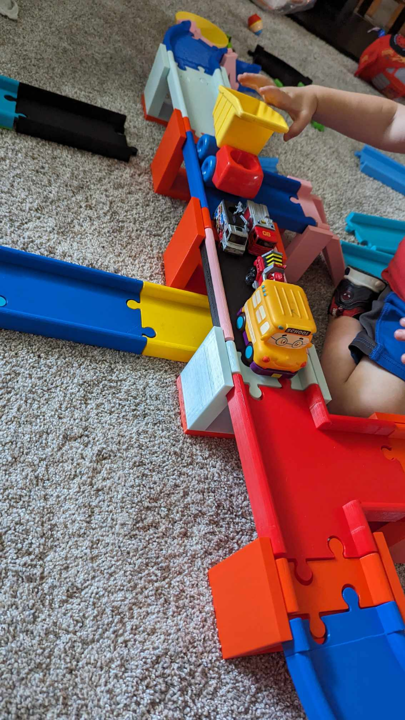 Kids/Toddlers Play Road, Ramps and Car Tracks