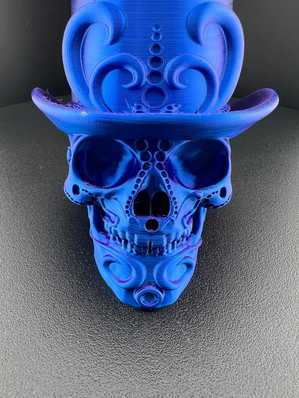 Distinguished Gentleman Skull with monocle/no mono