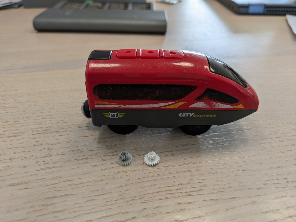 Gear replacement for Playtive train