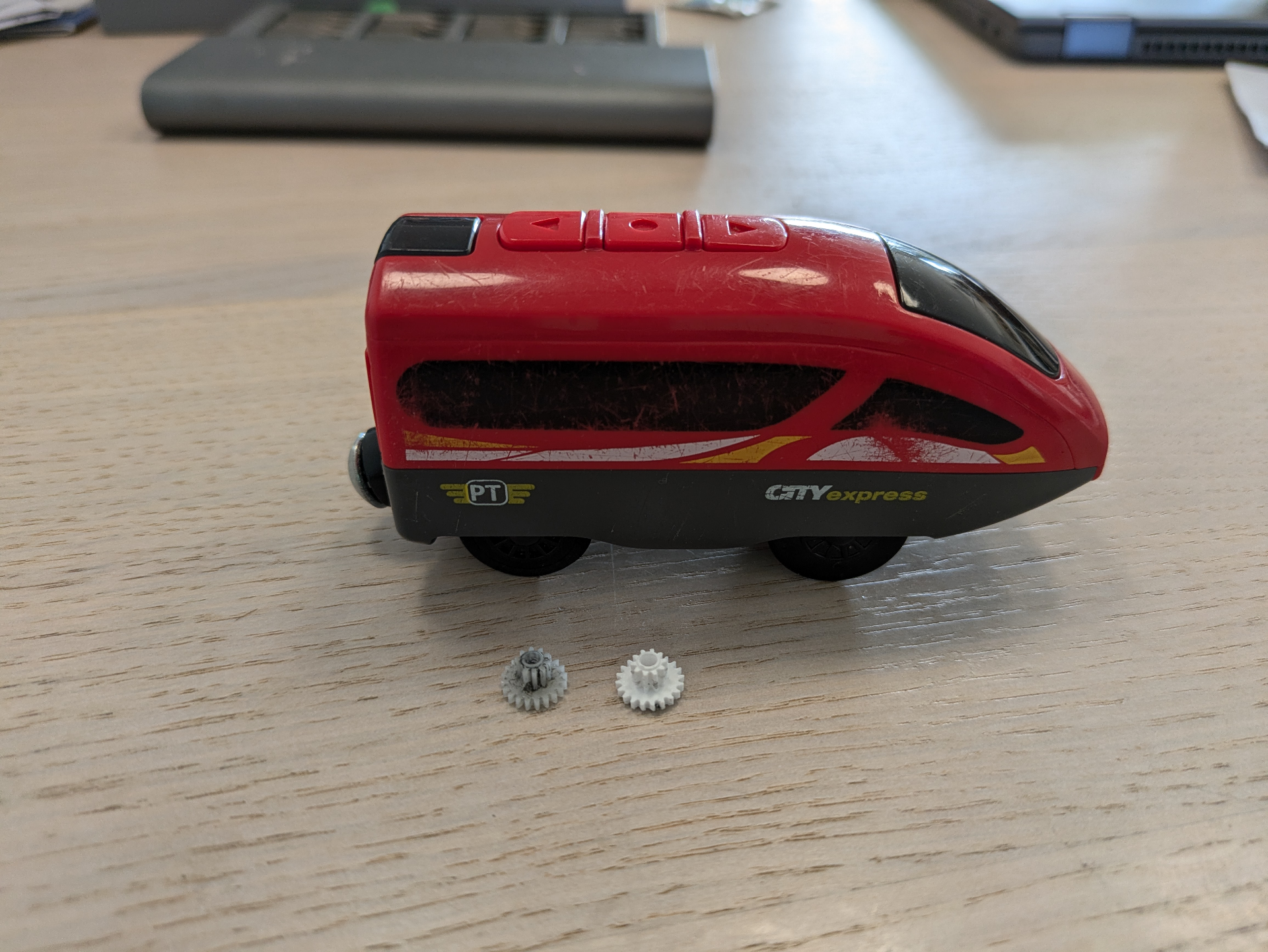 Gear replacement for Playtive train