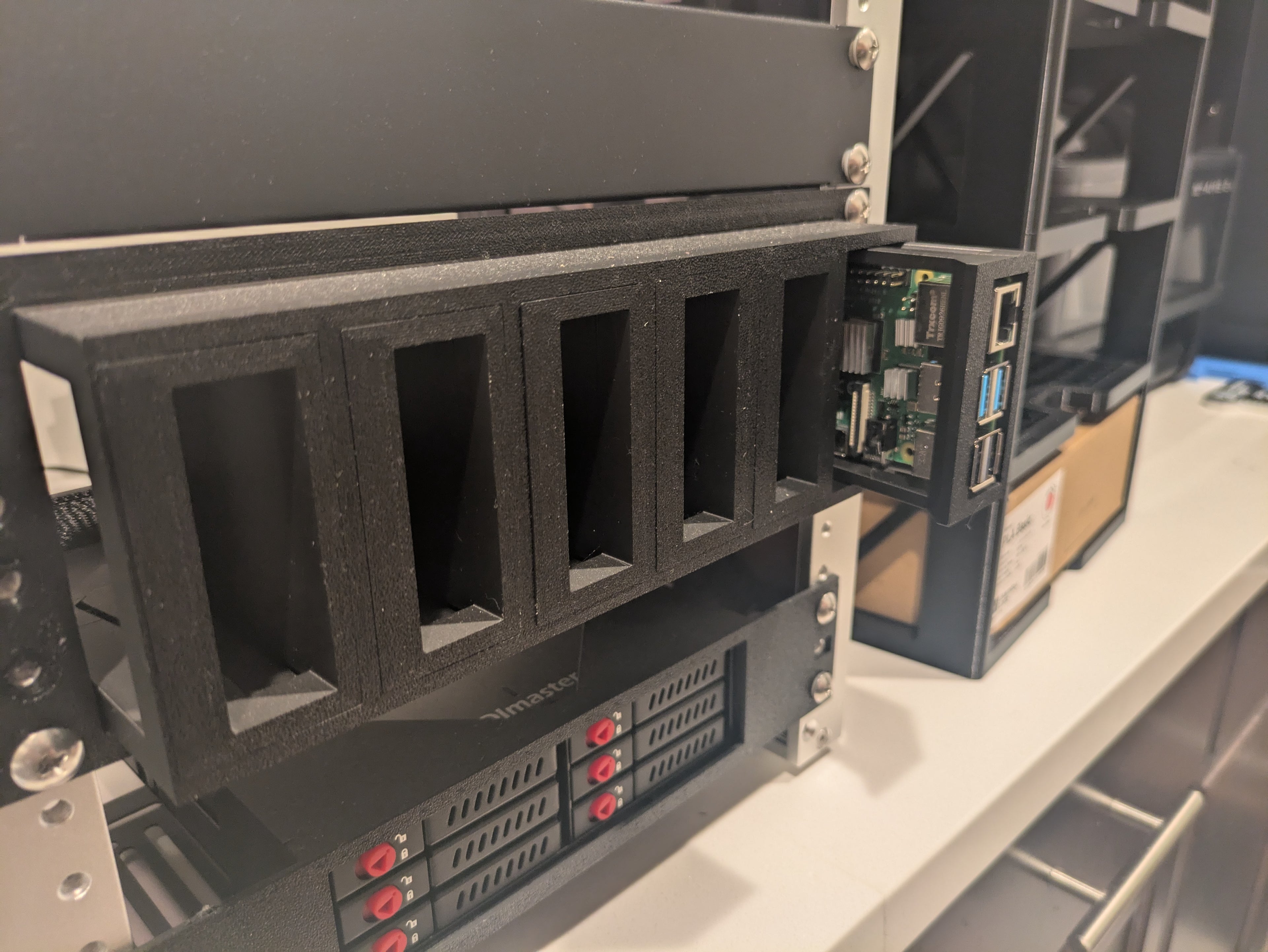 Fast Swap Raspberry Pi Sled + Cage (HomeLab)
