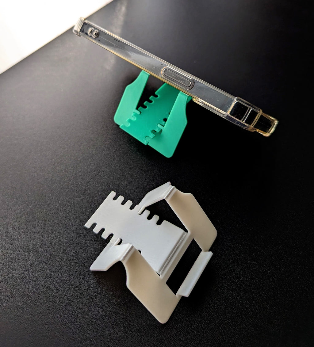 Ultra-Thin Card Phone Stand (Only 5g of Filament)