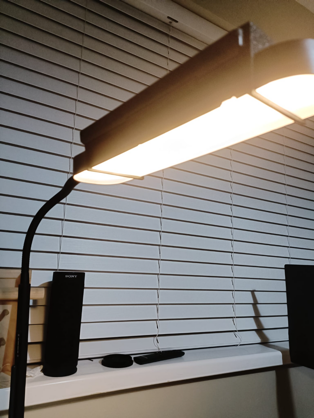 Sliding s24 Ultra lamp clamp
