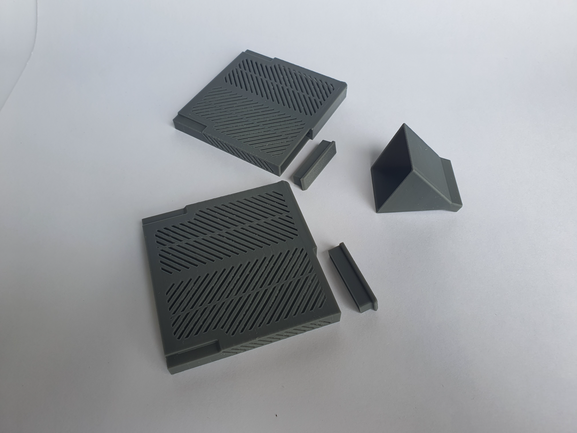 Enclosed Spool Holder / Drybox (2nd version)