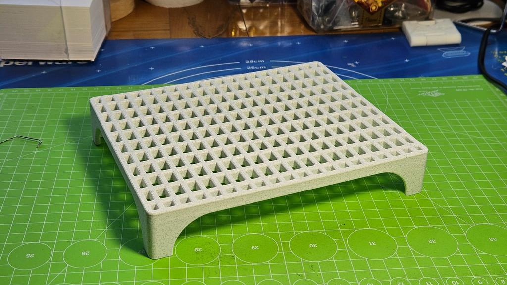 Lattice holder for soap or plants