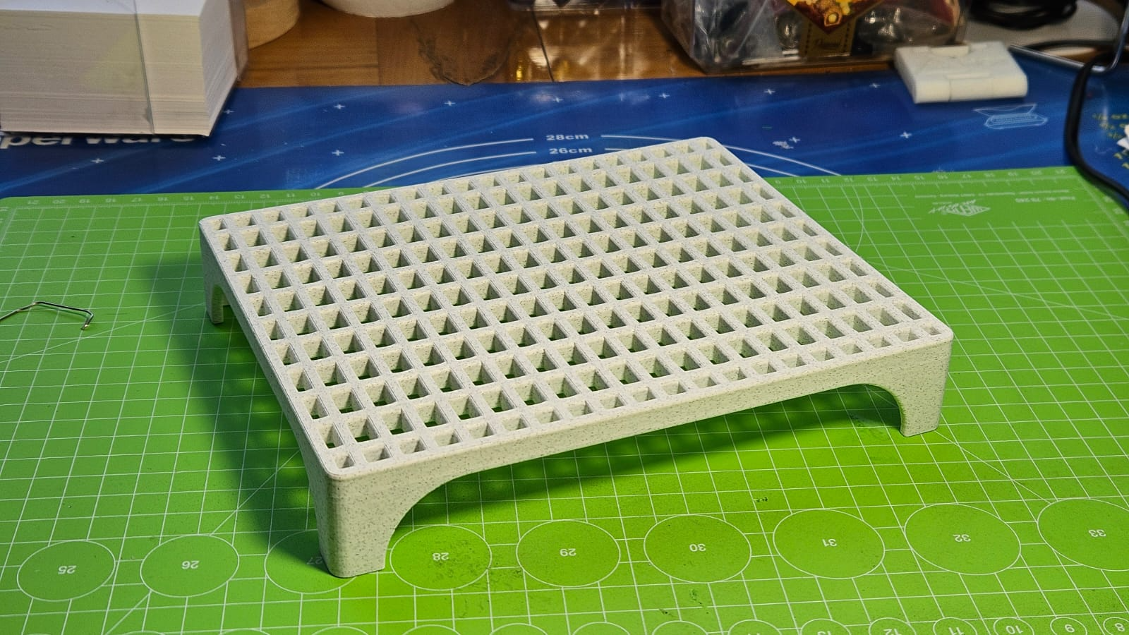 Lattice holder for soap or plants