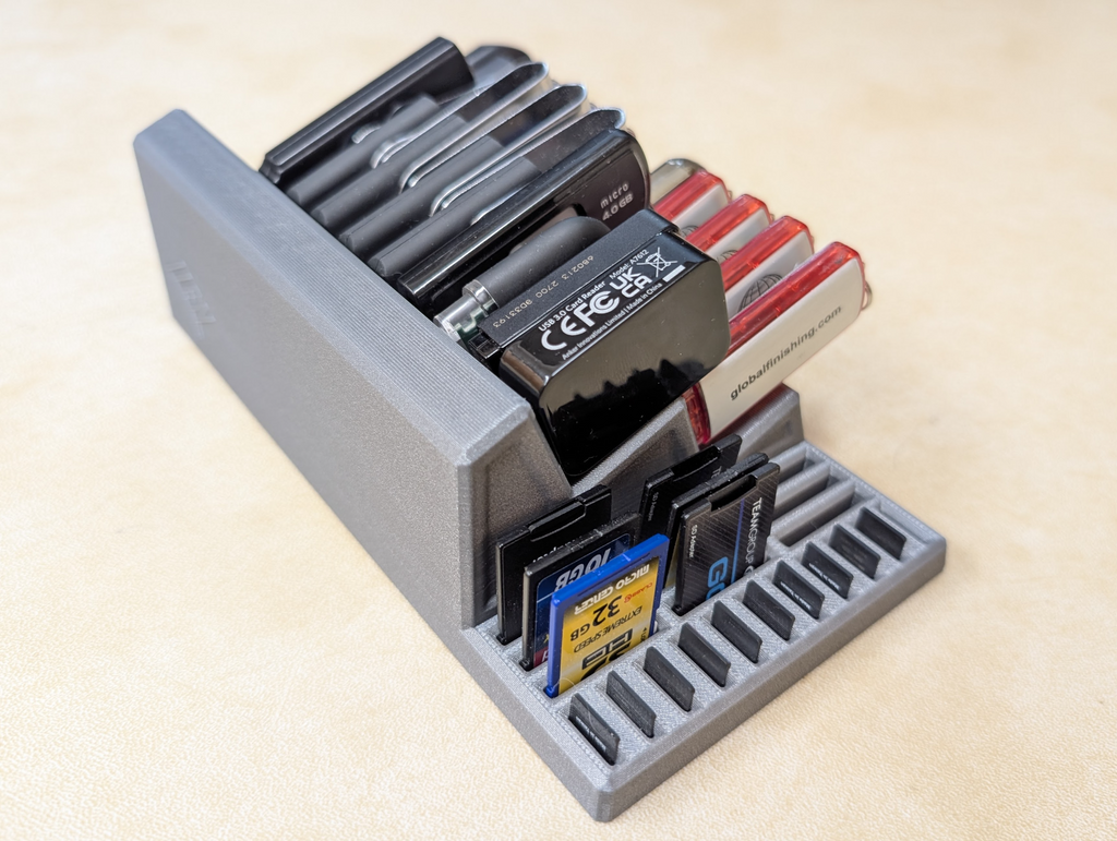 Desktop USB / SD Card / Micro SD Card Organizer