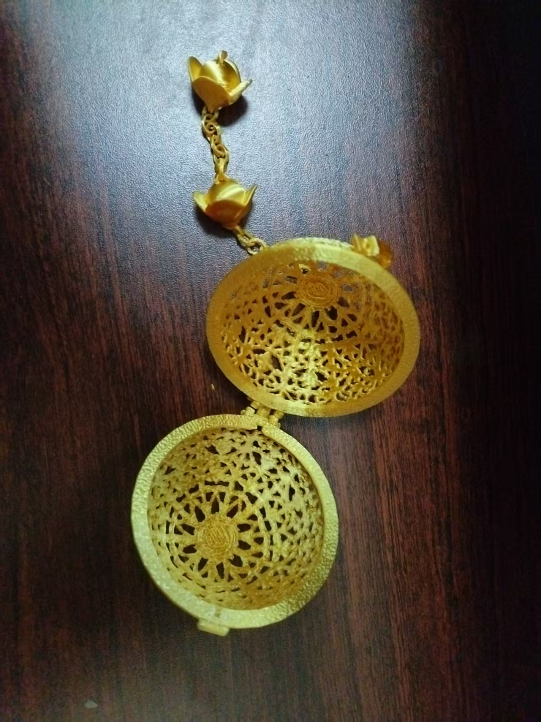 唐熏球二种：柿形花结瓜棱纹、花鸟珍禽纹（塔香、香膏适用，内含平衡球）