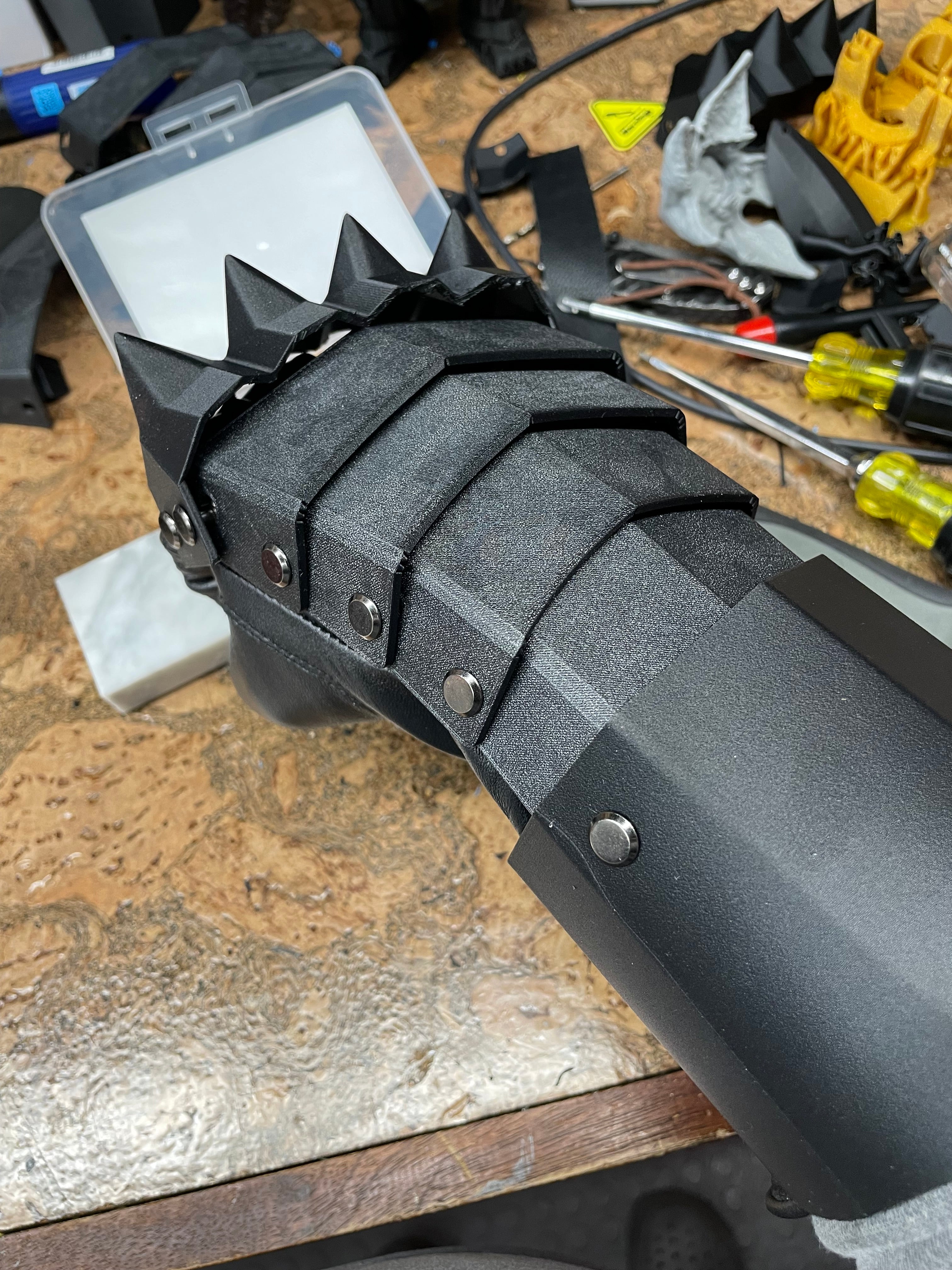Spiked Gauntlet v2