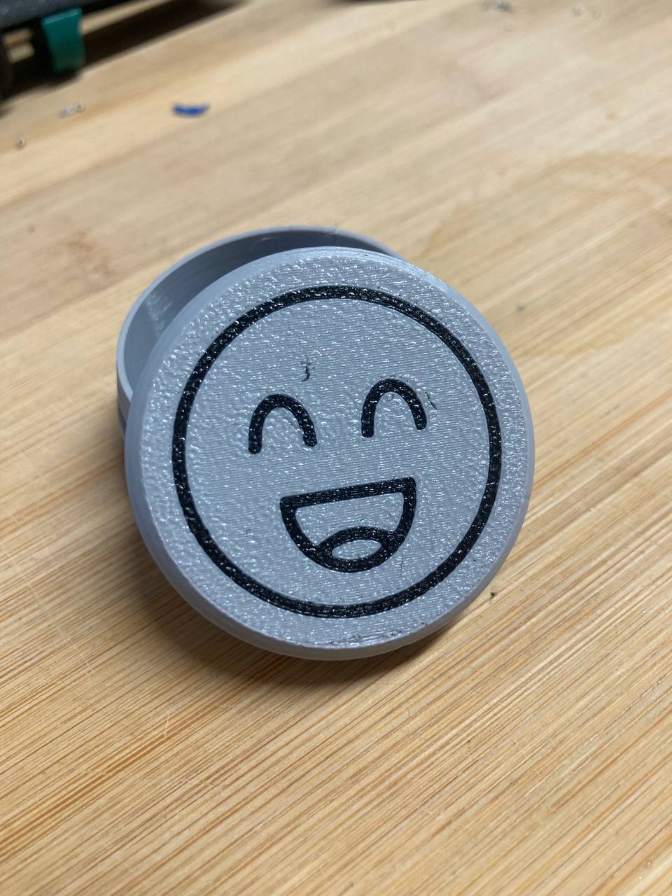 Round Box with Screw Lid and lots of Lid designes!