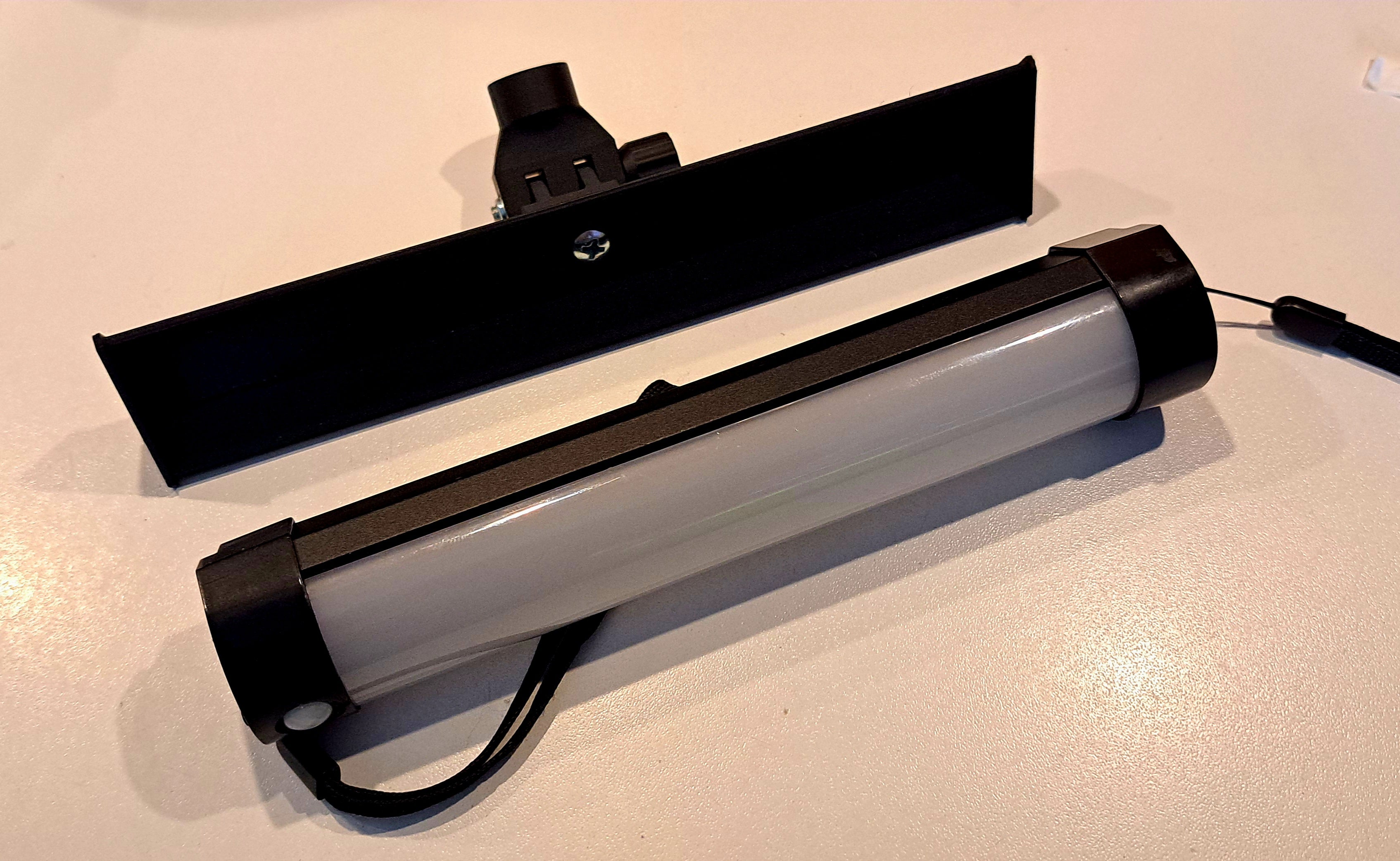 Fishing light holder