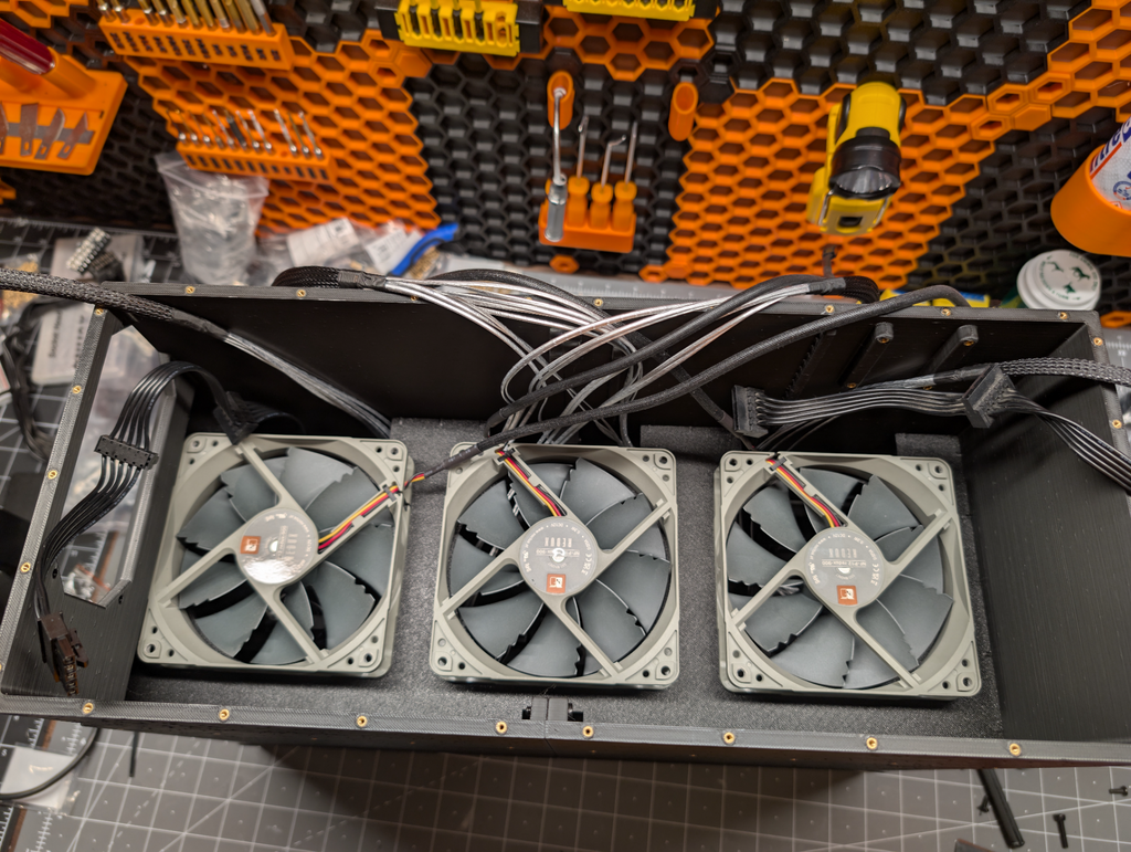 16 Drive 4U Rack Mounted Hard Drive Enclosure