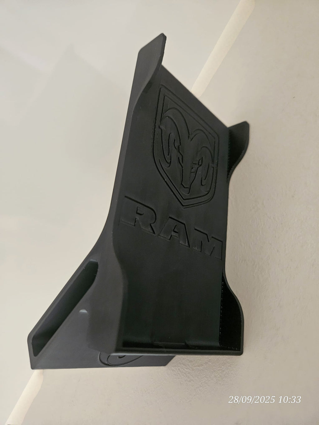 Phone stand 2 Dodge RAM