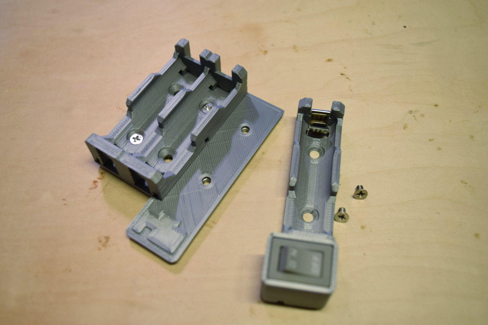 AA Battery holders with free wiring