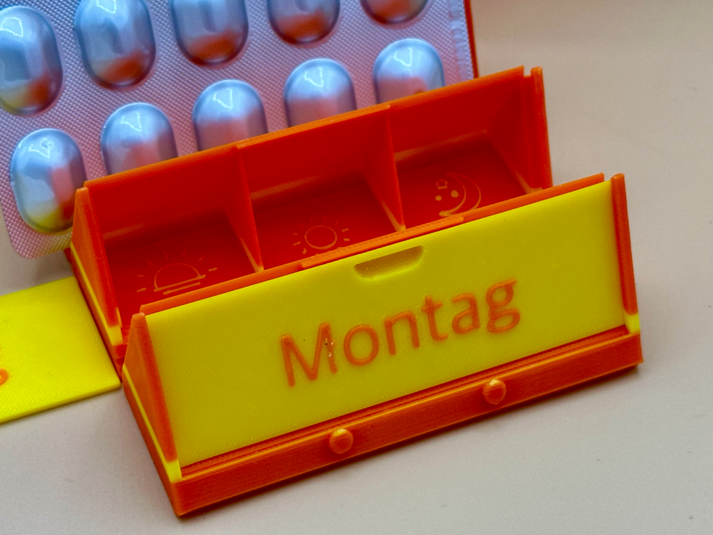 "Print-in-Place" Pill Box with Rollcontainer Design and Versatile Customization