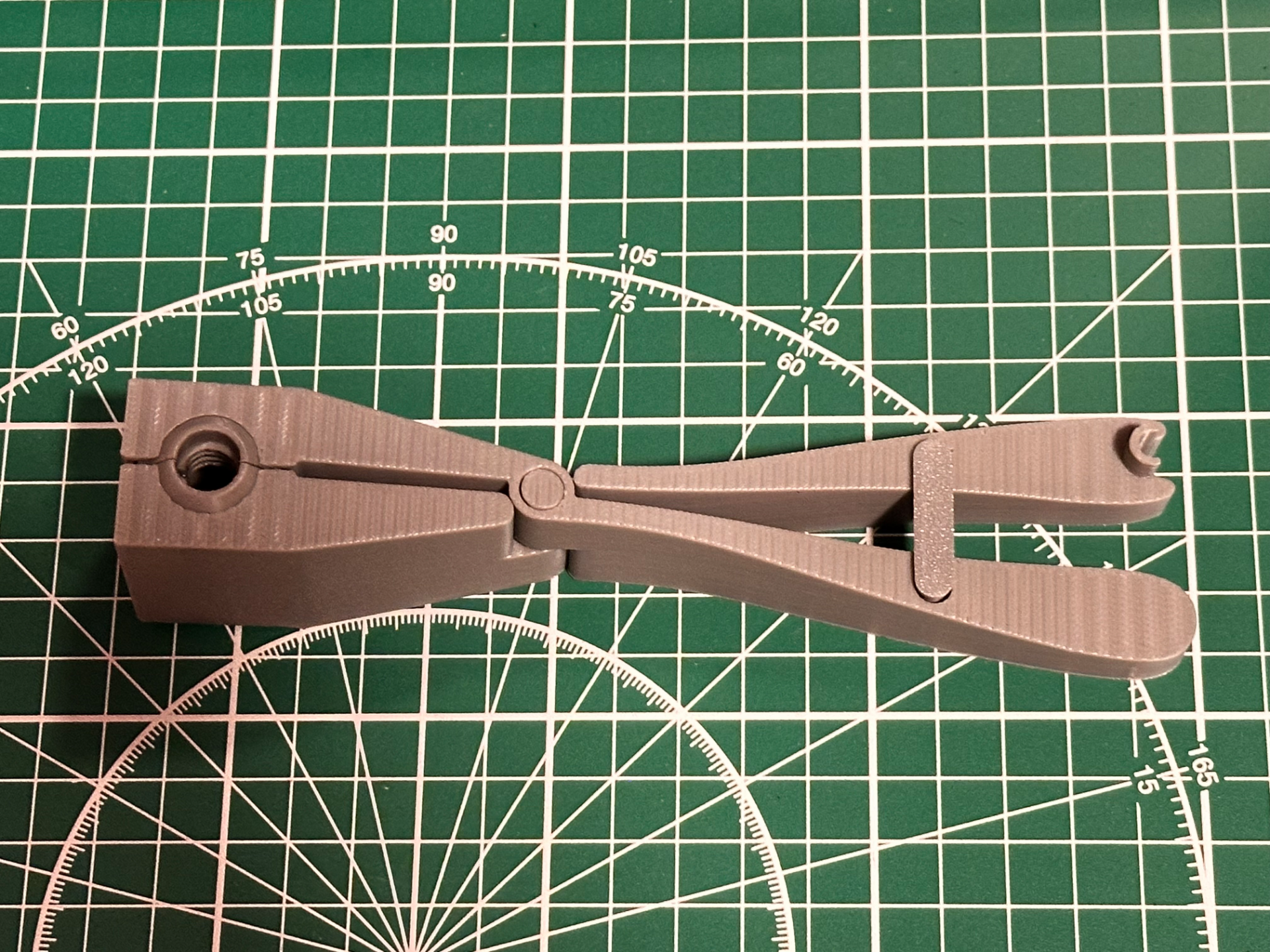 CleanGrip Pro - Carbon and Z-Axle Rod Cleaner