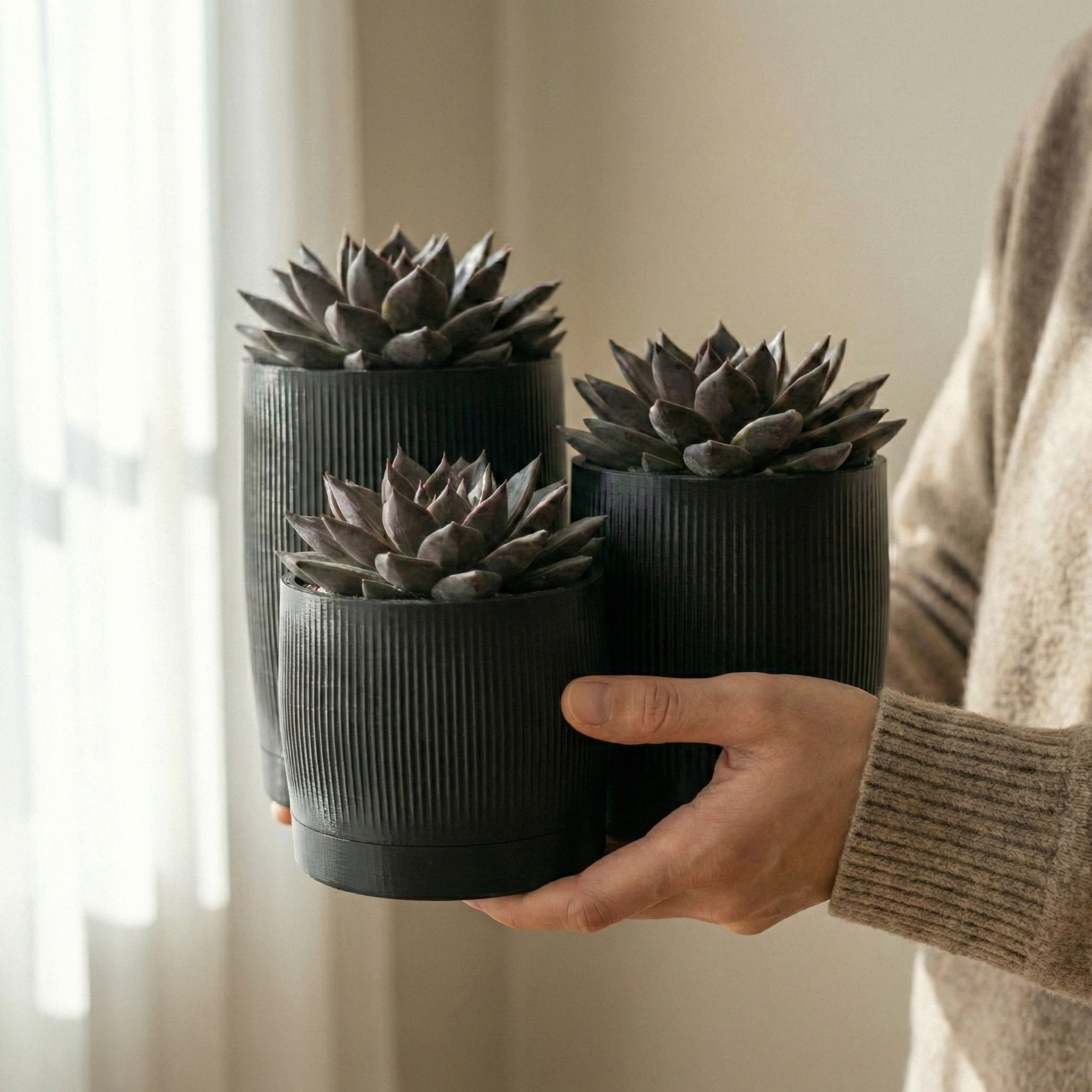 Azet – Modern Ribbed Planter Set