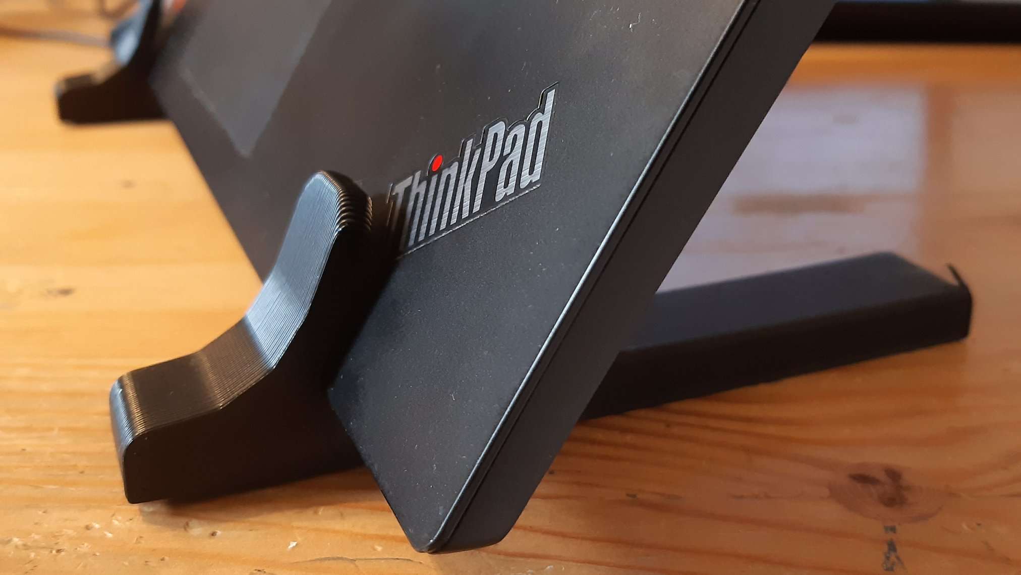 Laptop stand