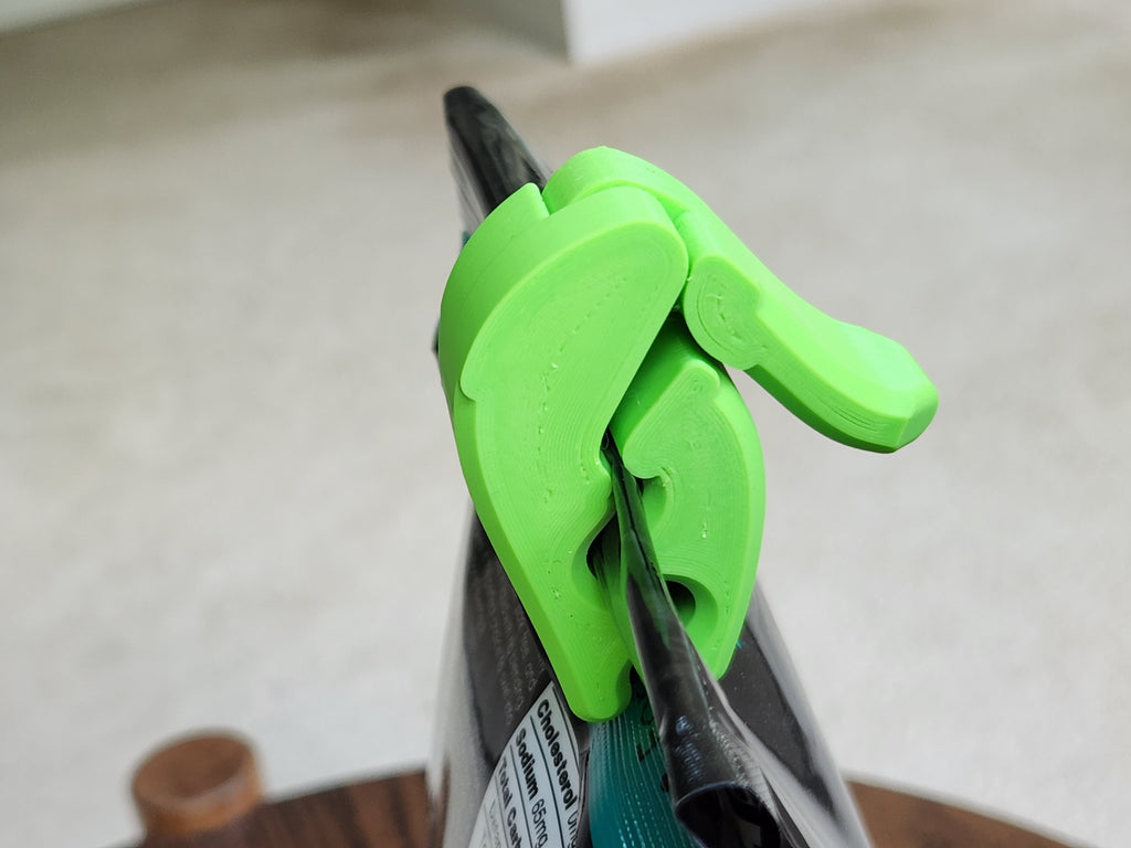 Curvy Cam Lock Bag Clip