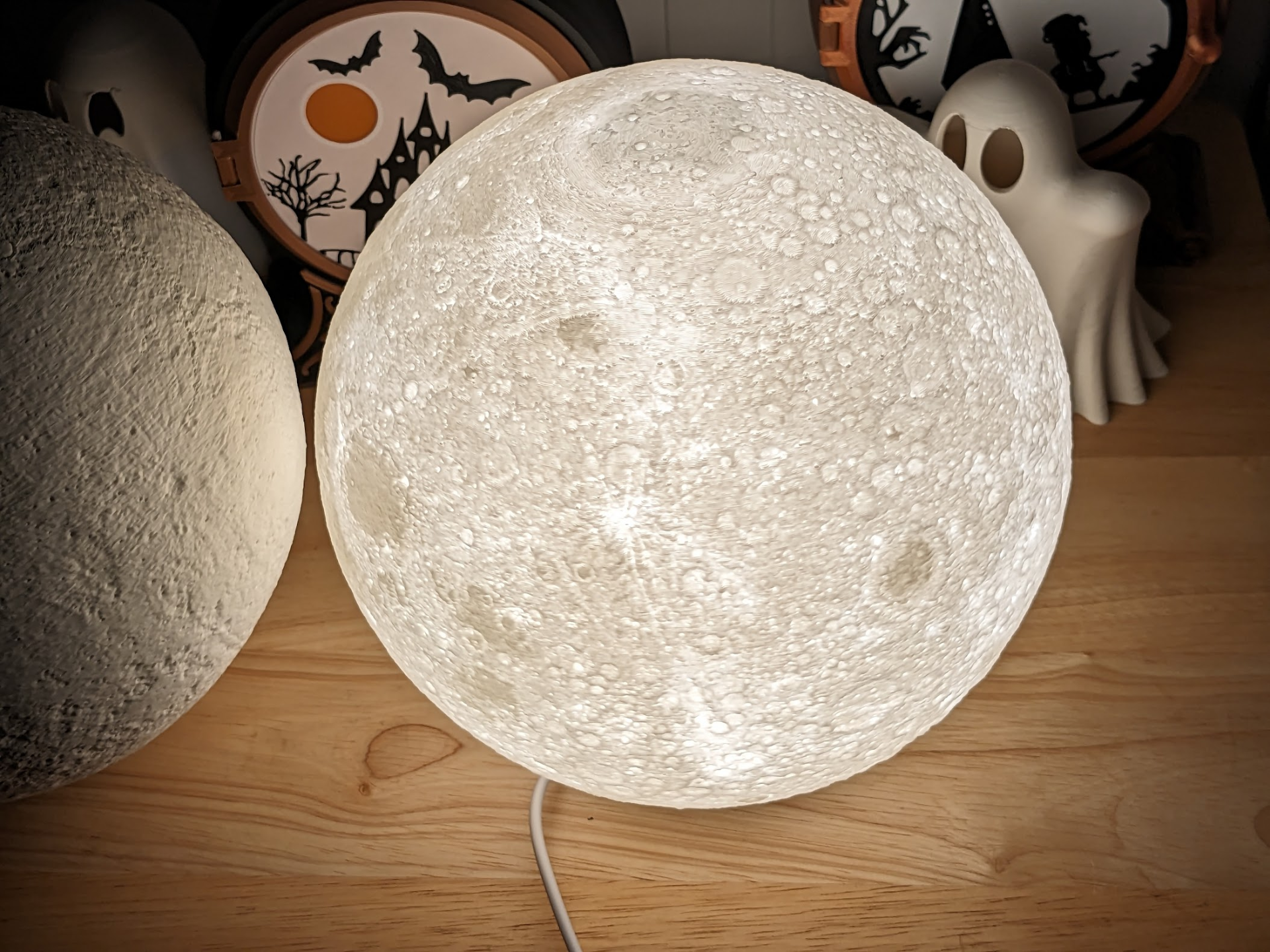 Moon Globe Lithophane Lampshade (Bambu LED Lamp 001 Compatible)