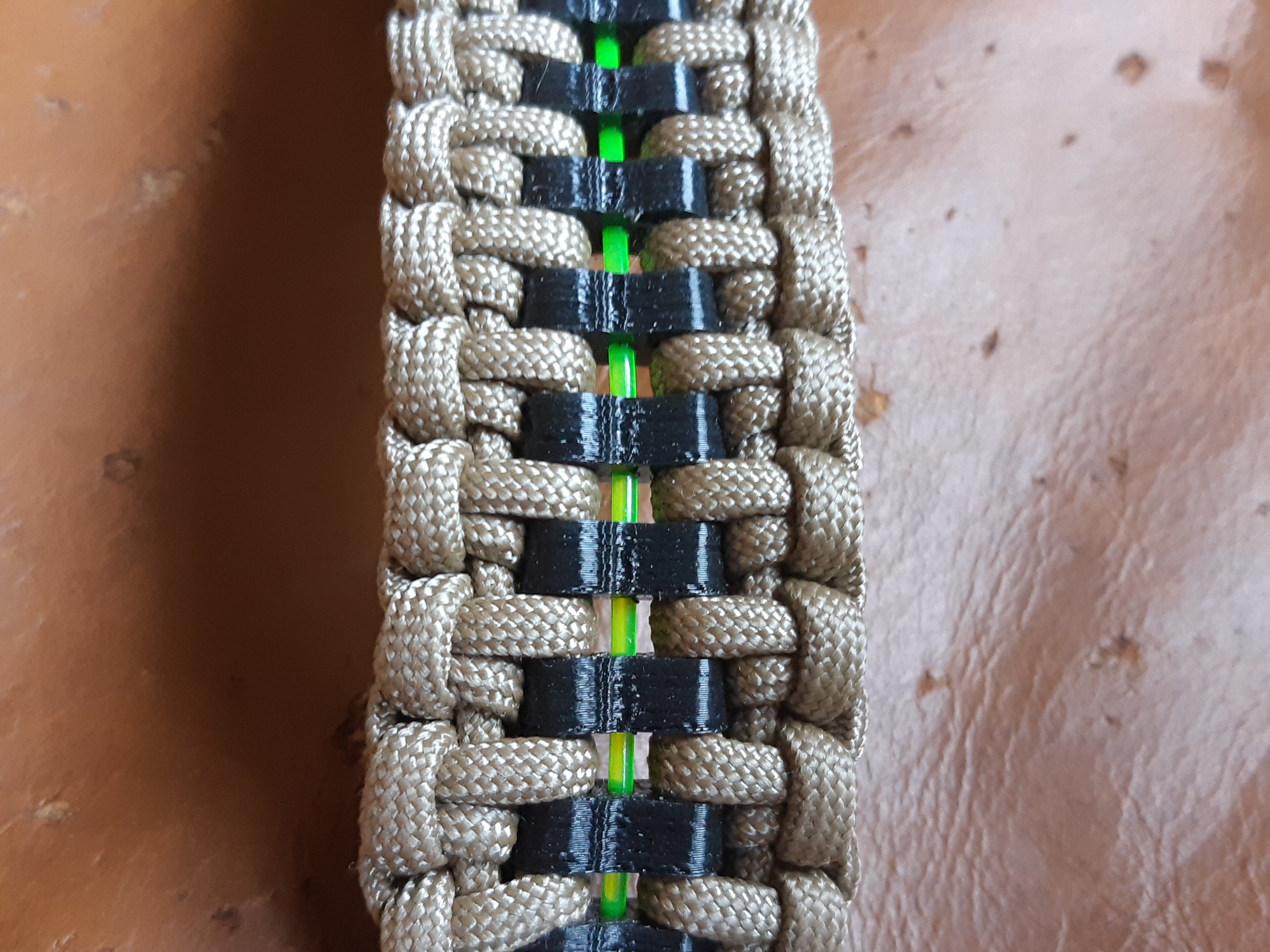 Paracord Links