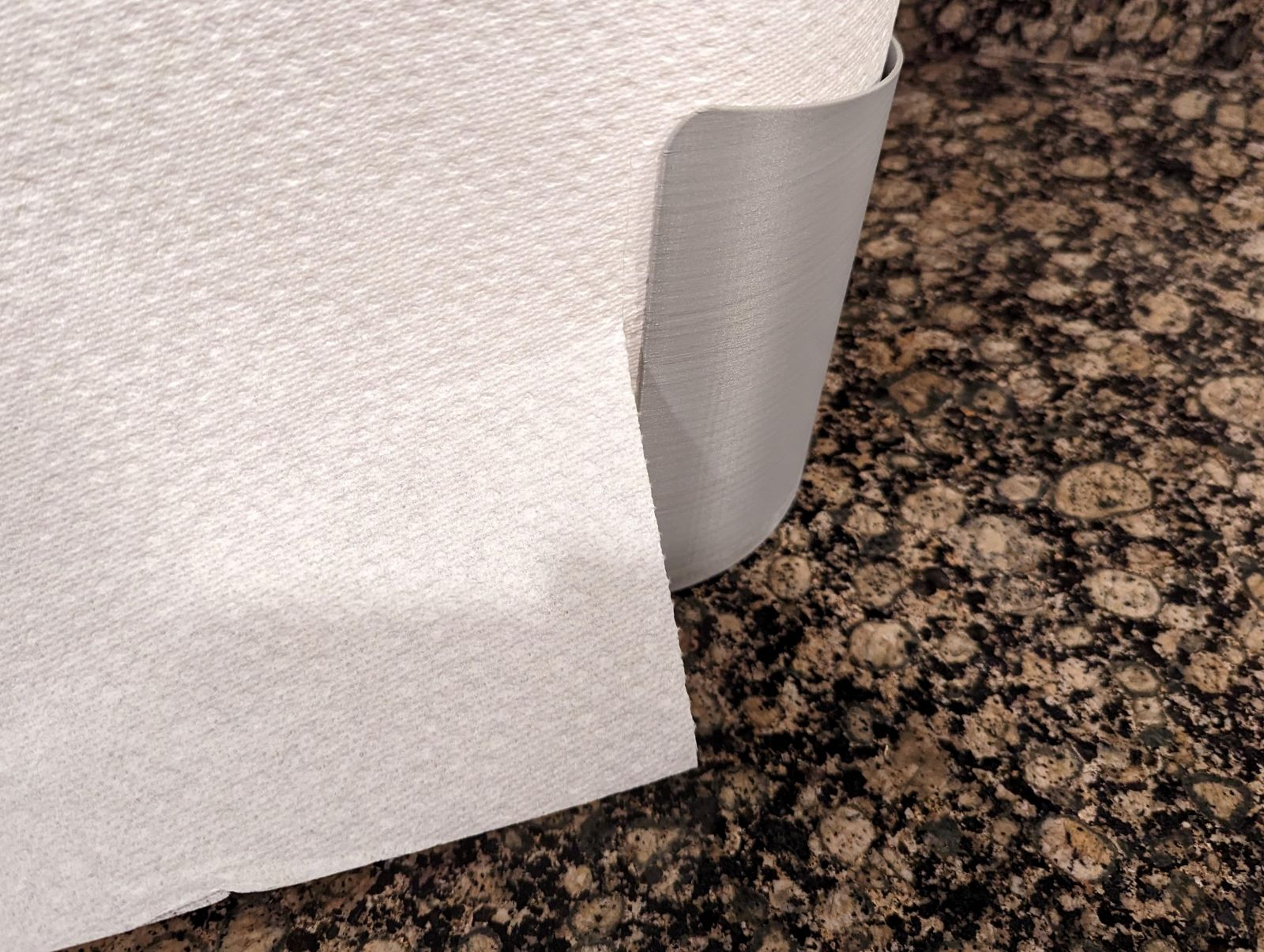 Spiral Vertical Paper Towel Holder